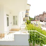 Su - Adult Only Hotel