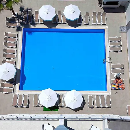 Su - Adult Only Hotell 4*