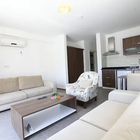 Su - Adult Only 4* Side