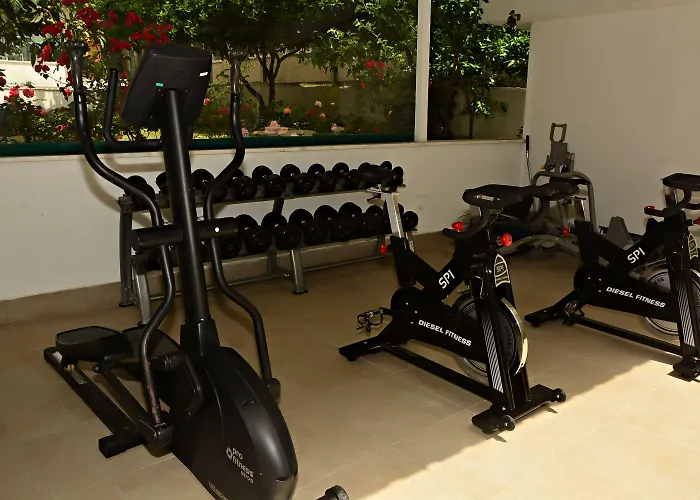 Su - Adult Only 4* Side