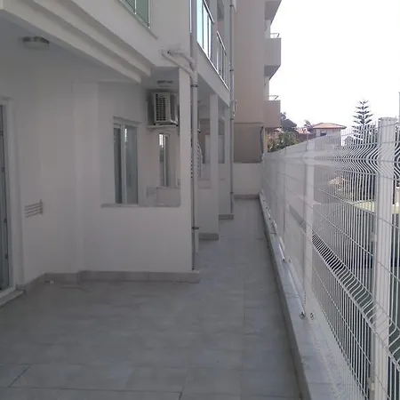 Su - Adult Only סייד