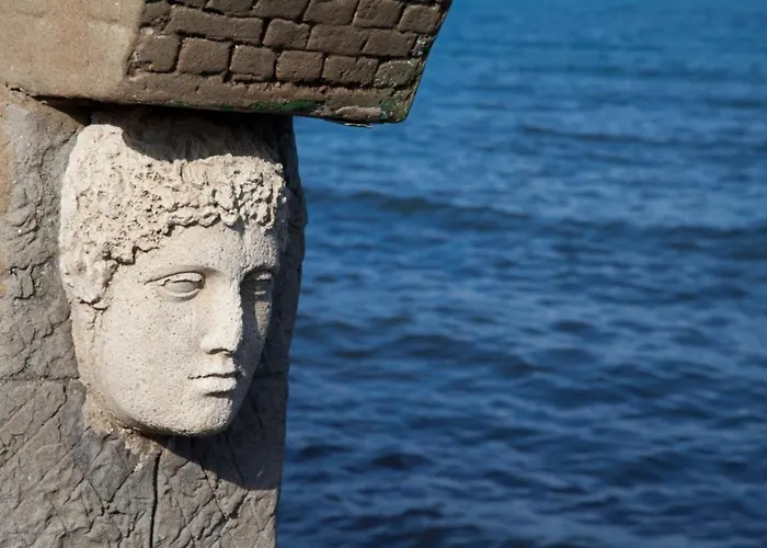 Su - Adult Only Side