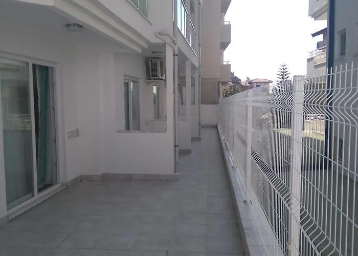 Su - Adult Only Side