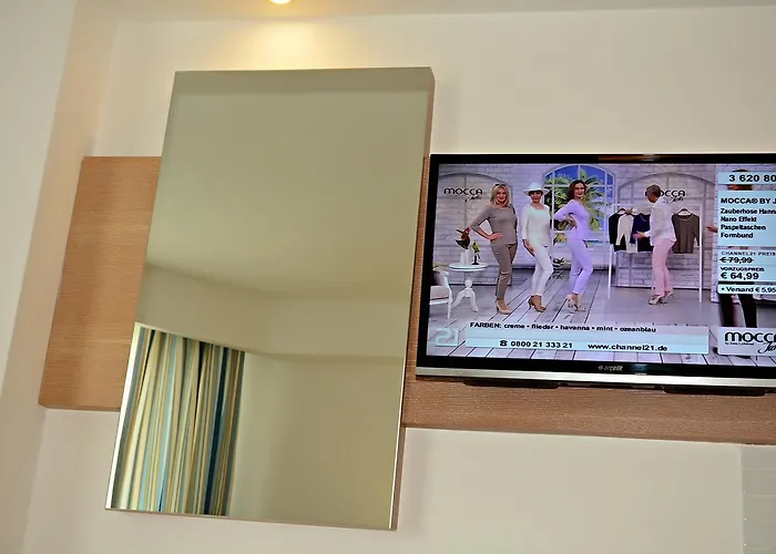 Su - Adult Only Hotel